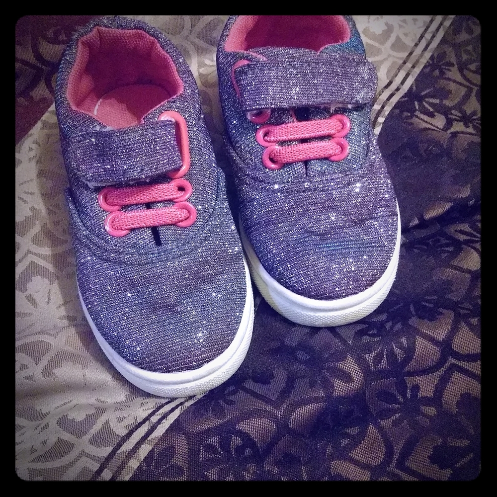 Girls shoes